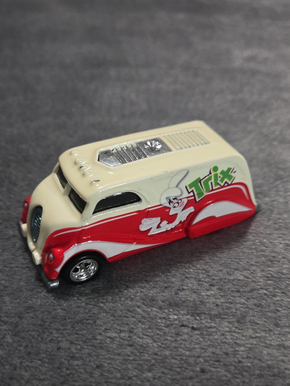 Hot Wheels Deco Delivery From Pop Culture Series General Mills Trix Real Riders
